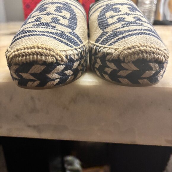 Tory Burch Logo Jacquard Two-Toned Espadrilles - Picture 5 of 9